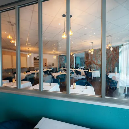 Otel & Restaurant Des Remparts Rochefort (Charente-Maritime)