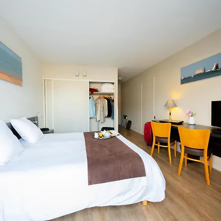 & Restaurant Des Remparts Otel Rochefort (Charente-Maritime)