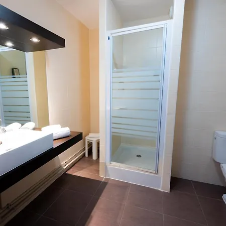 & Restaurant Des Remparts Otel