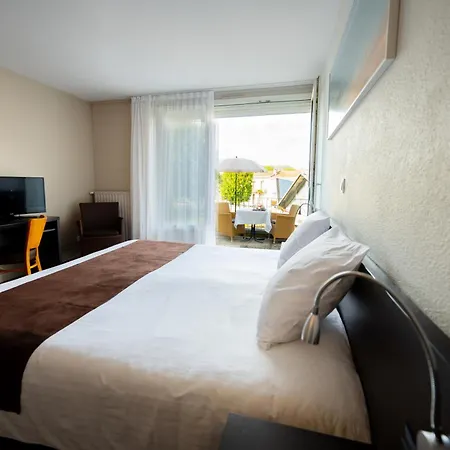 & Restaurant Des Remparts 3*