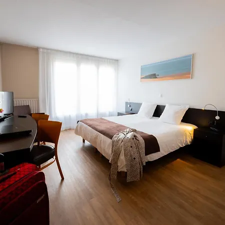 & Restaurant Des Remparts 3* Rochefort (Charente-Maritime)