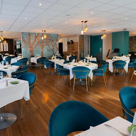 & Restaurant Des Remparts 3*