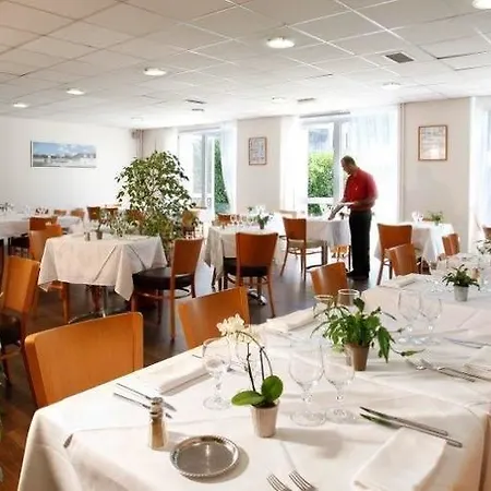 & Restaurant Des Remparts Otel