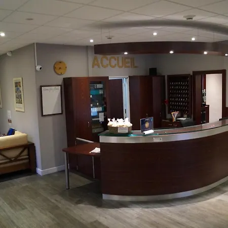 & Restaurant Des Remparts Otel Rochefort (Charente-Maritime)