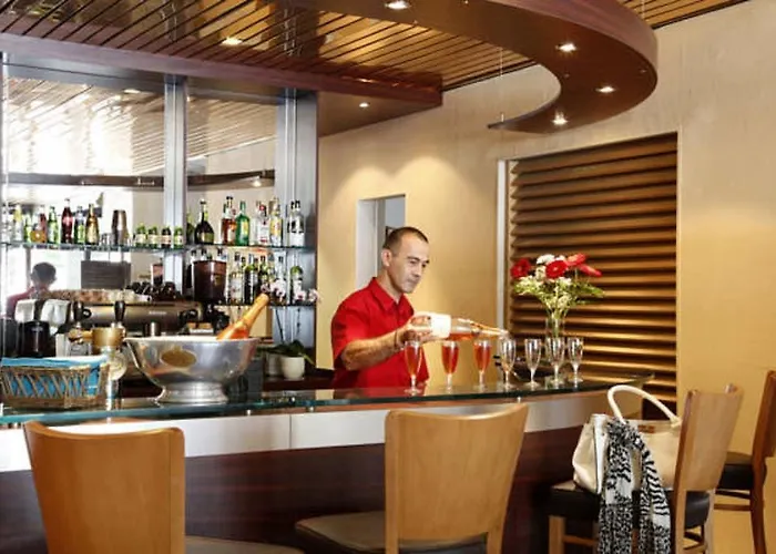 & Restaurant Des Remparts Rochefort (Charente-Maritime)