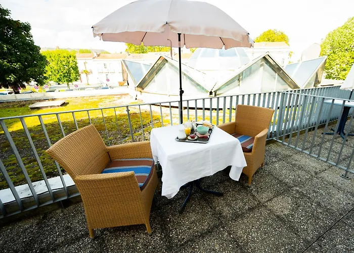 & Restaurant Des Remparts 3* Rochefort (Charente-Maritime)