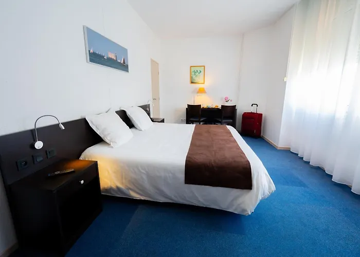 & Restaurant Des Remparts 3* Rochefort (Charente-Maritime)