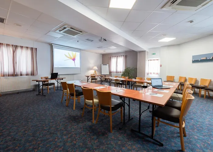 & Restaurant Des Remparts Hotel 3*