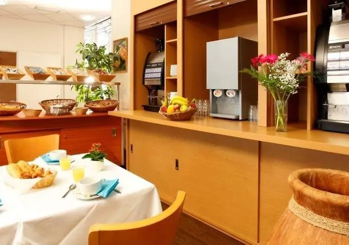 & Restaurant Des Remparts Rochefort (Charente-Maritime)